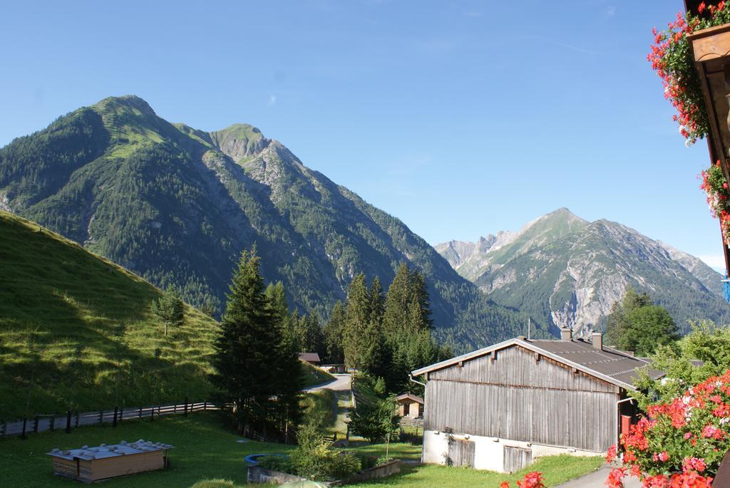Haus Bergfrieden Bach (Tyrol) Exterior foto