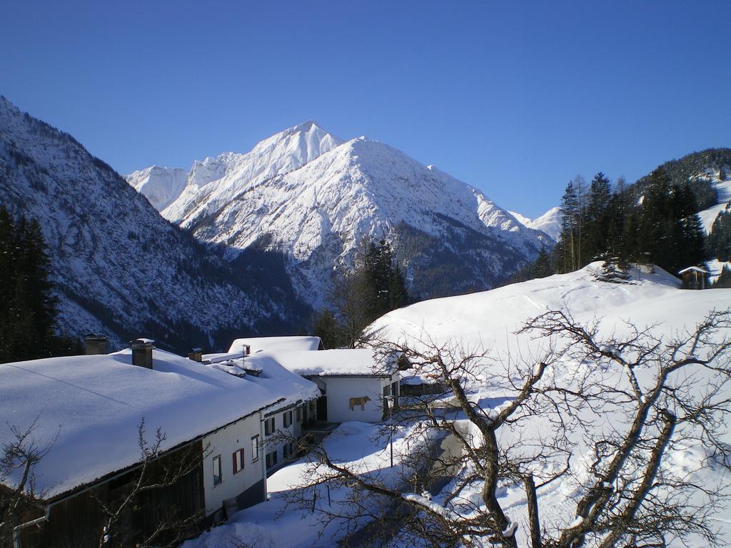 Haus Bergfrieden Bach (Tyrol) Exterior foto